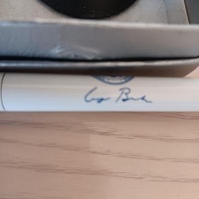 PRESIDENTIAL SEAL PEN HOLDER AND RONALD REAGAN MEDAL