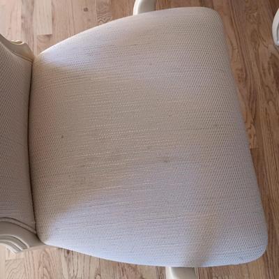 WHITE WASHED SOLID WOOD DINING TABLE W/6 CHAIRS AND 2 LEAVES (MATCHES LOTS 127 & 128)