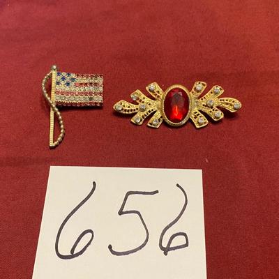 Brooch Lot