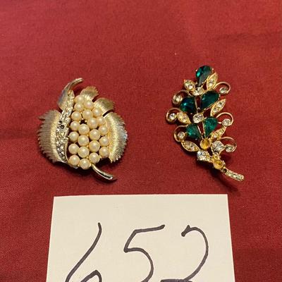 Brooch Lot