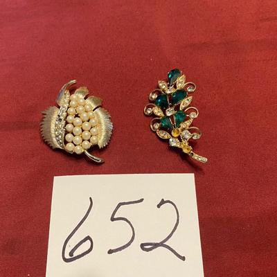 Brooch Lot