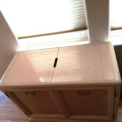 FOLD OUT WHITE WASHED SOLID WOOD SIDE BAR (MATCHES LOTS 126 & 127)