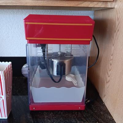WARING PRO MOVIE THEATRE TYPE POPCORN MAKER W/REUSABLE CONTAINERS