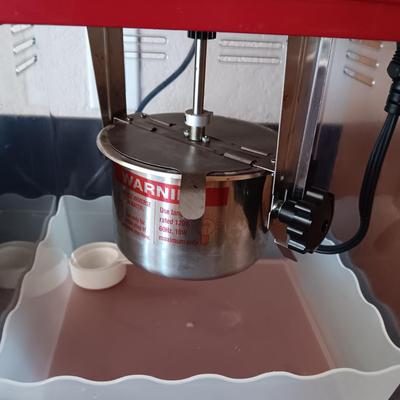 WARING PRO MOVIE THEATRE TYPE POPCORN MAKER W/REUSABLE CONTAINERS