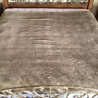 630 Ralph Lauren Green Throw/Cover Blanket Queen Size