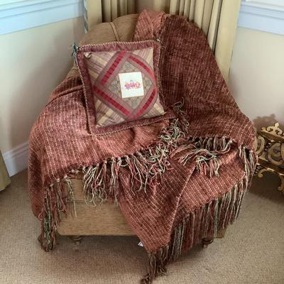 631 Brown/Green Tassel Throw Blanket w/ Custom Monkey Pillow