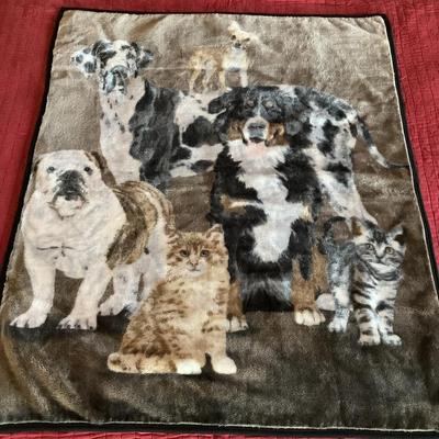 642 Dog Plush Throw Blanket