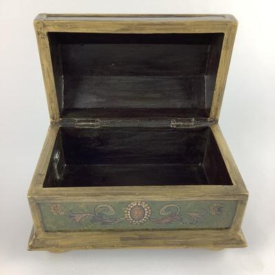 657 Decorative Painted Box w/ Gold Candle Stand