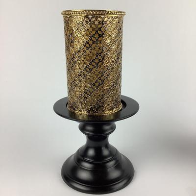 657 Decorative Painted Box w/ Gold Candle Stand