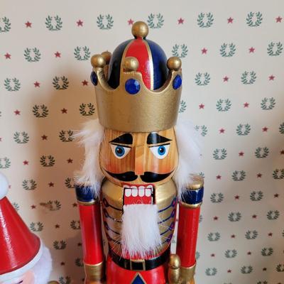 Four Nutcrackers (3GB2-CE)