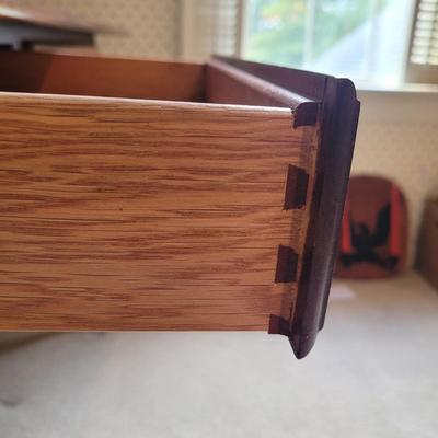 Queen Anne Style Two-Drawer Writing Table (3GB2-CE)