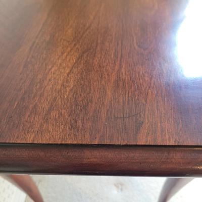 Queen Anne Style Two-Drawer Writing Table (3GB2-CE)