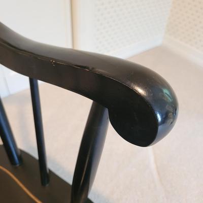 Nichols and Stone Rocking Chair (3GB2-CE)