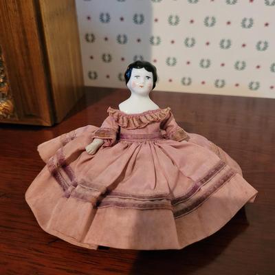 Framed Angel Head and Miniature China Doll (3GB2-CE)