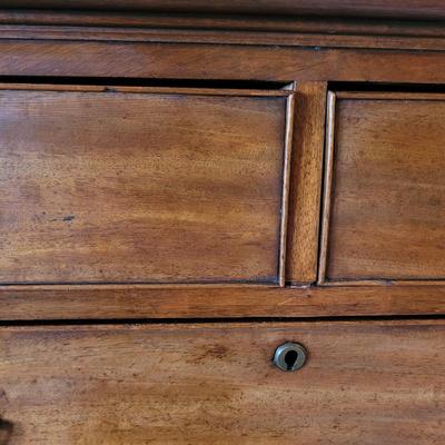 Antique Colonial Style Five Drawer Dresser (3GB1-CE)