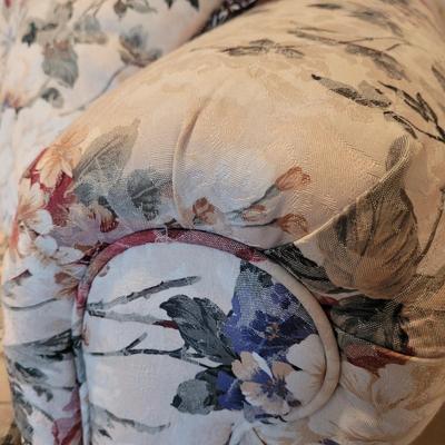 Haverty’s Floral Loveseat with Ottoman (3GB1-CE)
