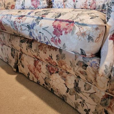 Haverty’s Floral Loveseat with Ottoman (3GB1-CE)