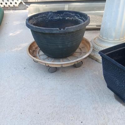 PLASTIC BIRD BATH, FLOWER POTS AND MORE
