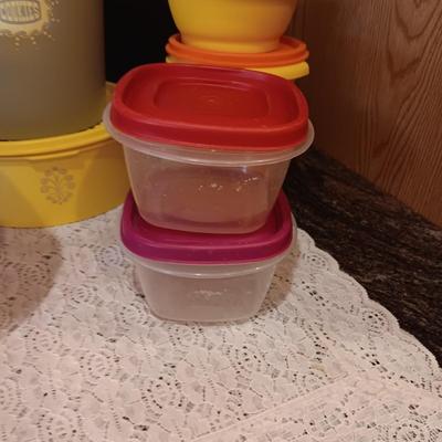TUPPERWARE AND OTHER FOOD STORAGE CONTAINERS