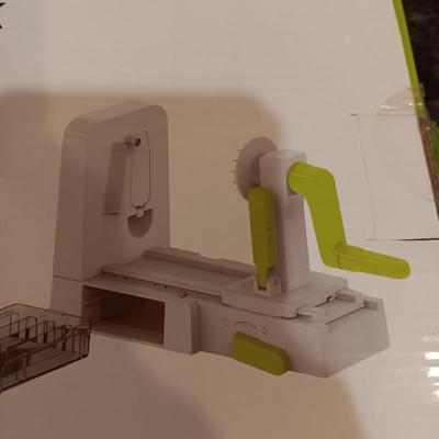 PAMPERED CHEF BATTER BOWL AND DEIK SLICER SET