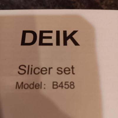 PAMPERED CHEF BATTER BOWL AND DEIK SLICER SET
