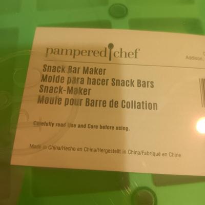 METAL HEART BAKING MOLDS AND A SNACK BAR MAKER