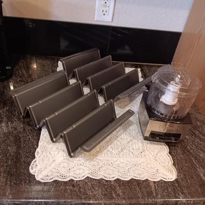 PAMPERED CHEF V SHAPED BAKING PANS AND A SMALL FOOD PROCESSOR