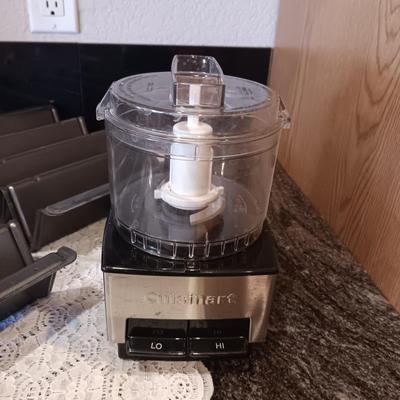 PAMPERED CHEF V SHAPED BAKING PANS AND A SMALL FOOD PROCESSOR