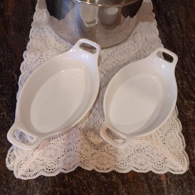 WOODEN CUTTING BOARD, STOCK POT AND 2 CASSEROLE DISHES