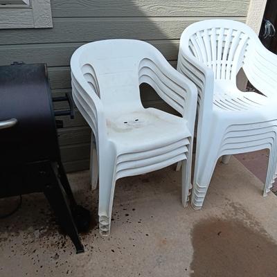 10 PLASTIC PATIO CHAIRS