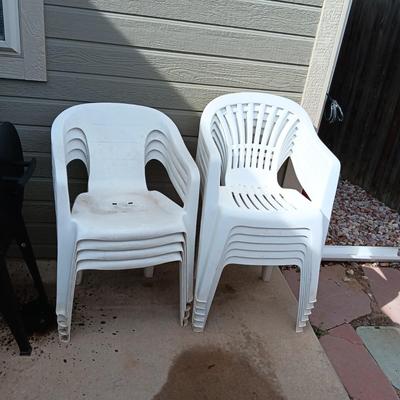 10 PLASTIC PATIO CHAIRS