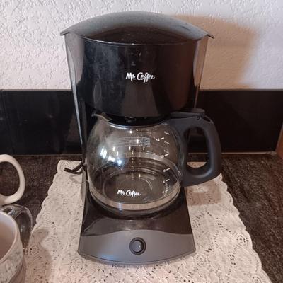 CO RENAISSANCE HANDMADE LIMITED EDITION MUG, MR COFFEE 12 CUP AND OTHER MUGS