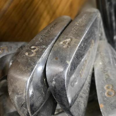 Northwestern Golf Clubs and Fairway Golf Bag