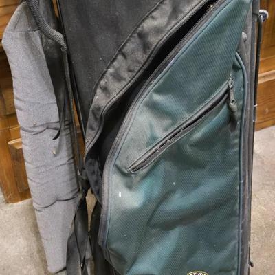 Northwestern Golf Clubs and Fairway Golf Bag