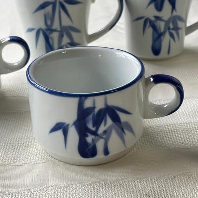 Royal Seoul Mugs