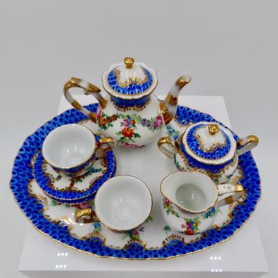 Tiny Tea Time