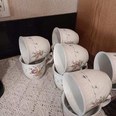 ADIRCHEF SINCE CUP COFFEE BREWER, MIKASA CREAM/SUGAR AND CUPS