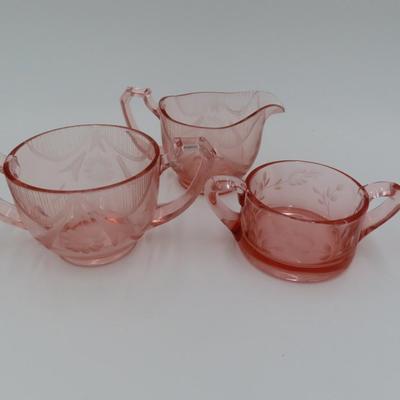 Pink glassware set (3 pieces)