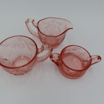 Pink glassware set (3 pieces)