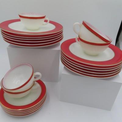 Pyrex Dishware Set