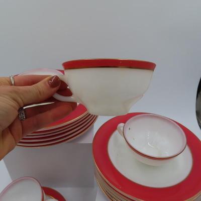 Pyrex Dishware Set