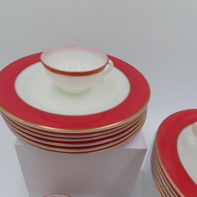 Pyrex Dishware Set