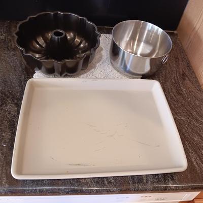 PAMPERED CHEF STONE BAR PAN, NORDIC WARE BUNDT PAN AND STAINLESS STEEL BOWL