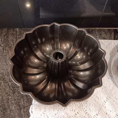 PAMPERED CHEF STONE BAR PAN, NORDIC WARE BUNDT PAN AND STAINLESS STEEL BOWL