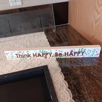LARGE GLASS CUTTING BOARD AND WALL ART W/WORDS