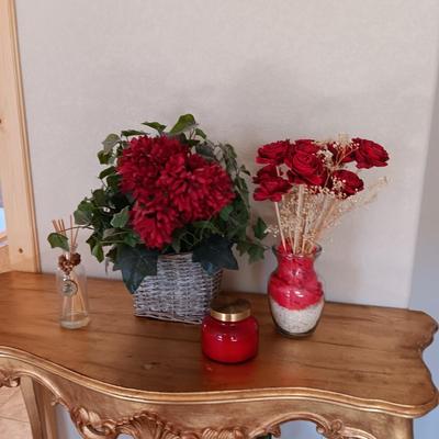 FAUX FLOWERS, WINDCHIME AND MORE