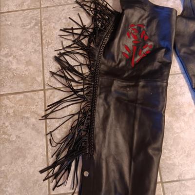 LADIES UNIK LEATHER CHAPS W/RED ROSE ACCENTS
