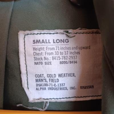 MILITARY USMC ISSUED COAT WITH HOOD