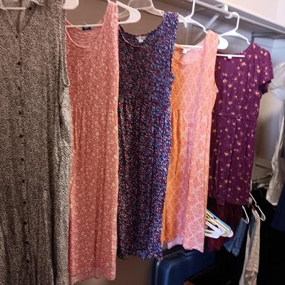 5 SUMMER DRESSES SIZE XL