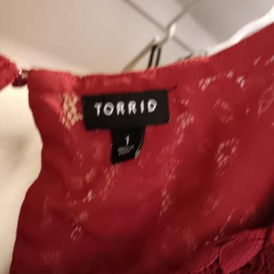LADIES DRESS CLOTHES SIZE L - XL